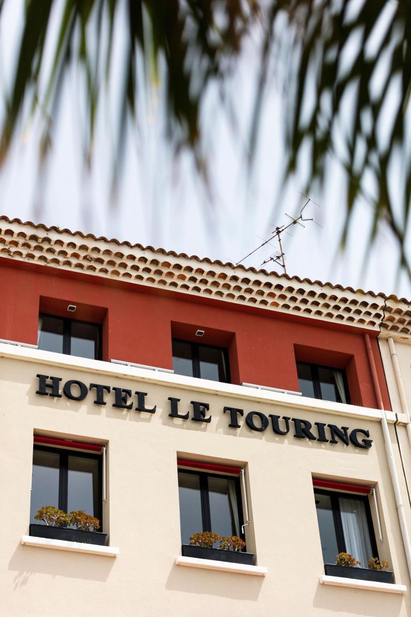 Hotel Le Touring Saint-Raphaël Екстериор снимка